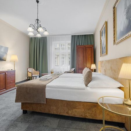 Hotel Reverie - Dependance, Check-In At Metropolitan Star Bratislava Exteriör bild