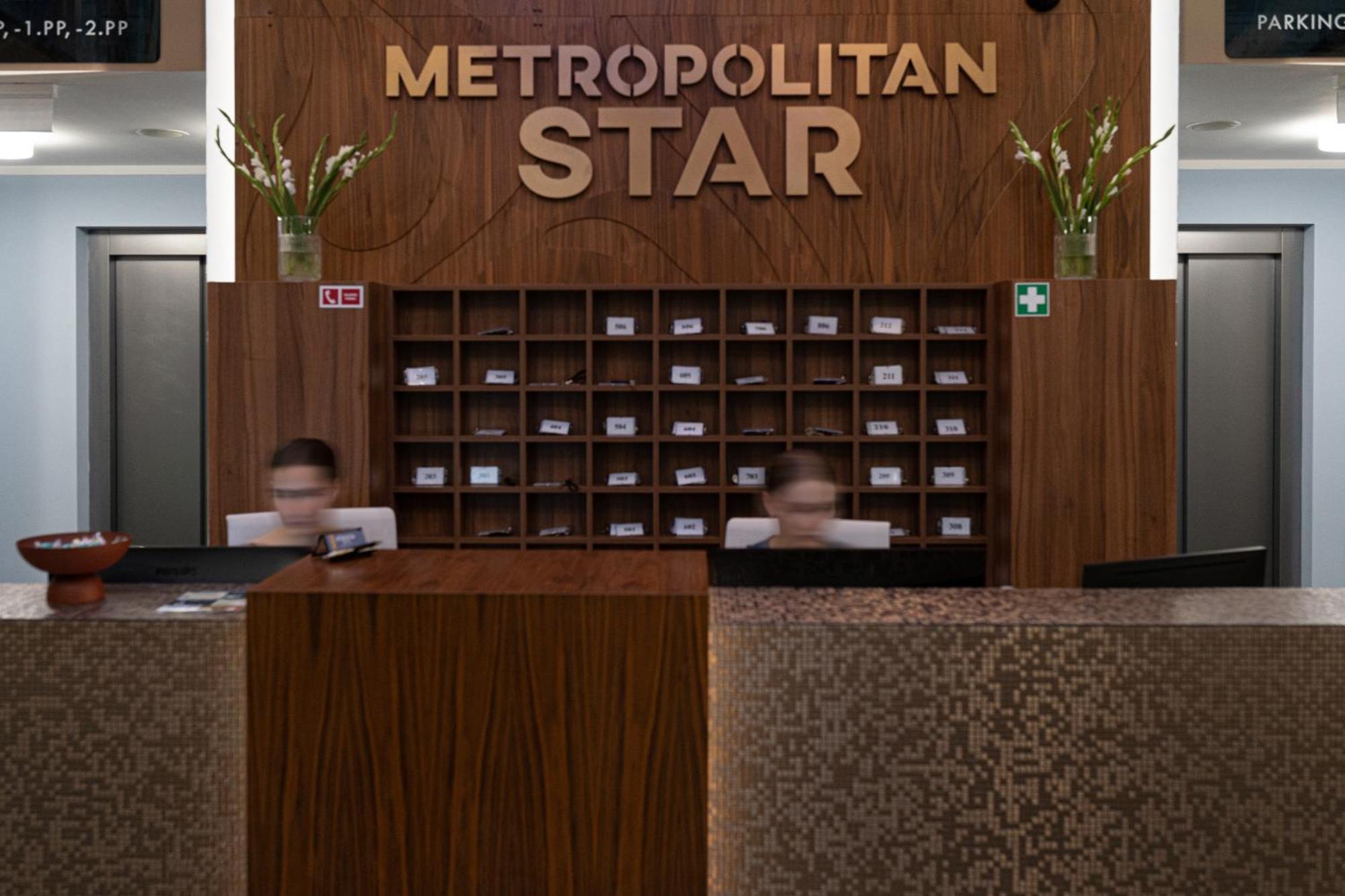 Hotel Reverie - Dependance, Check-In At Metropolitan Star Bratislava Exteriör bild
