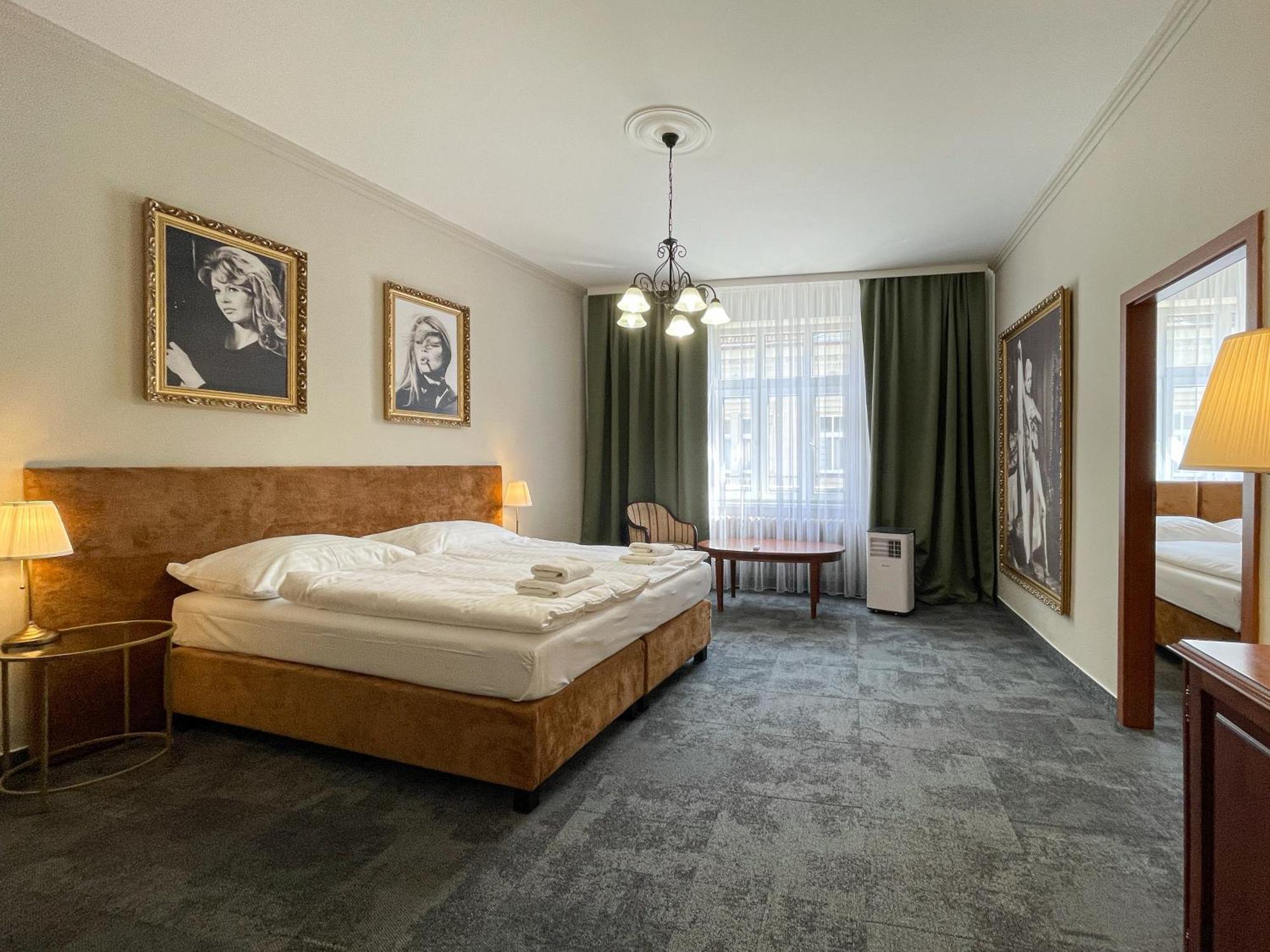 Hotel Reverie - Dependance, Check-In At Metropolitan Star Bratislava Exteriör bild
