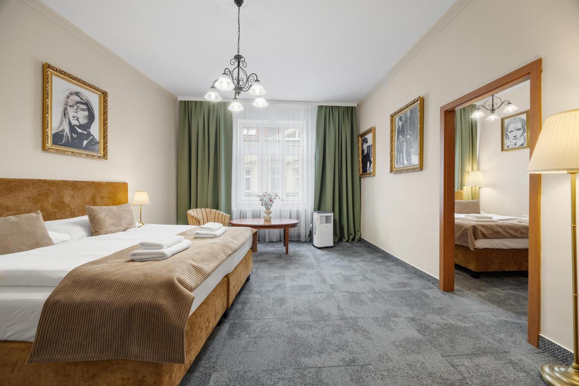 Hotel Reverie - Dependance, Check-In At Metropolitan Star Bratislava Exteriör bild