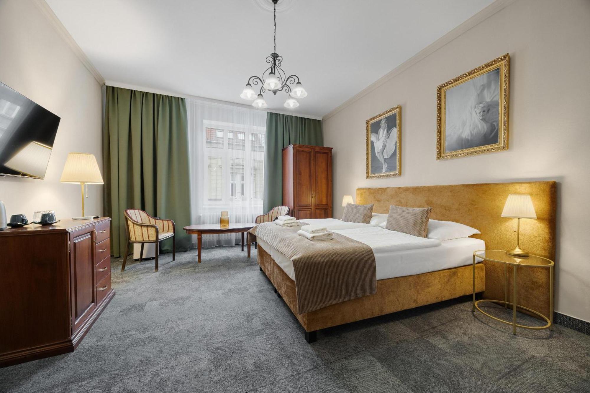 Hotel Reverie - Dependance, Check-In At Metropolitan Star Bratislava Exteriör bild