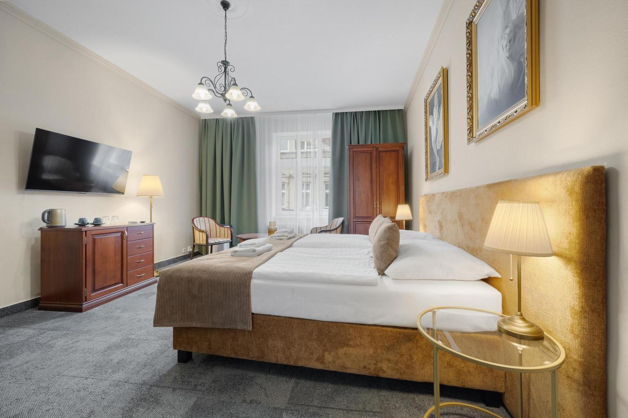 Hotel Reverie - Dependance, Check-In At Metropolitan Star Bratislava Exteriör bild